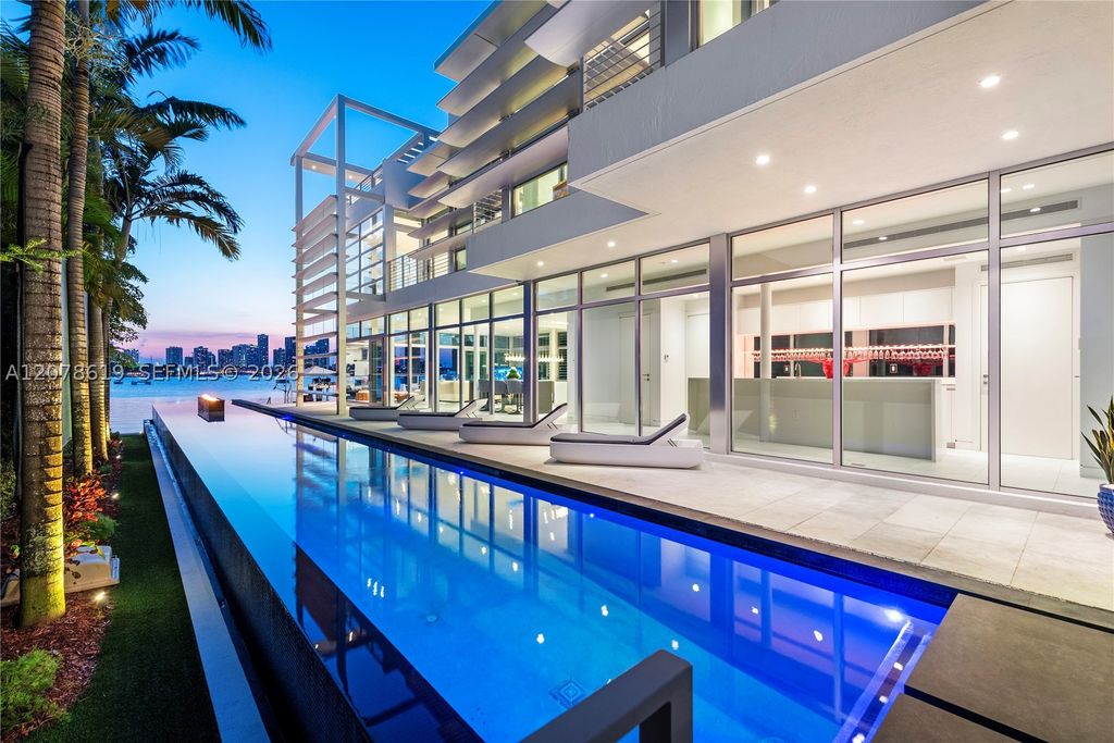 440 S Hibiscus Dr, Miami Beach, FL 33139