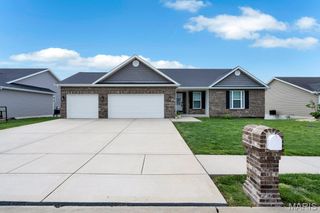 1018 Creekside Drive, Waterloo, IL 62298