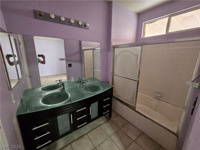 607 Snake Charmer Avenue, North Las Vegas, NV 89031