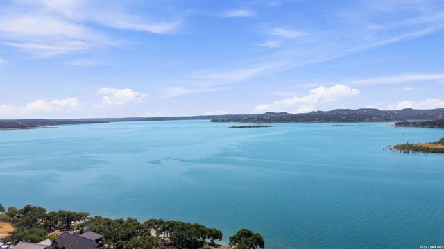 174 Edge Hill Dr, Canyon Lake, TX 78133