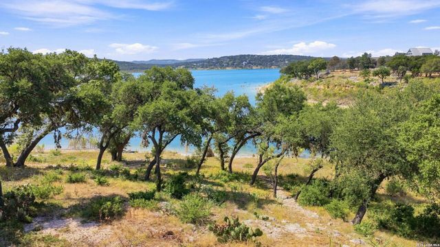 174 Edge Hill Dr, Canyon Lake, TX 78133