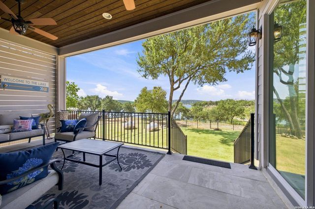 174 Edge Hill Dr, Canyon Lake, TX 78133