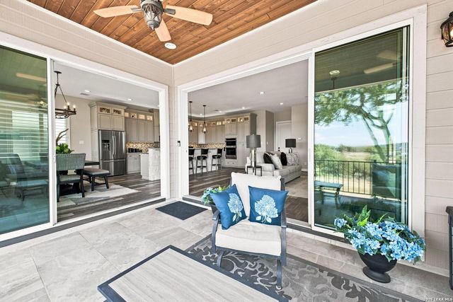 174 Edge Hill Dr, Canyon Lake, TX 78133