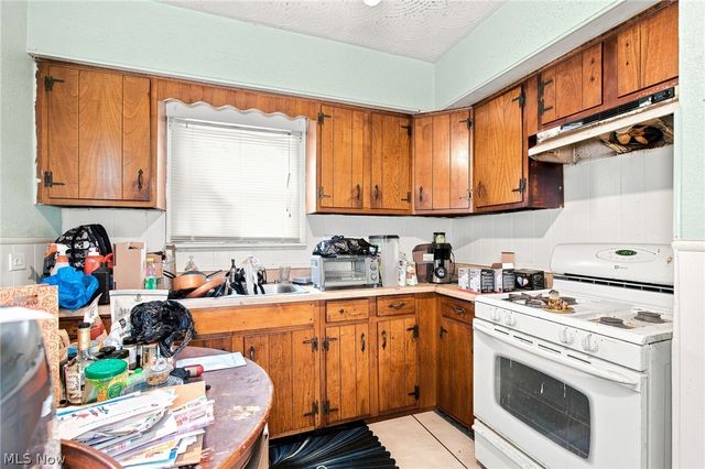 1261 E 135th Street, East Cleveland, OH 44112