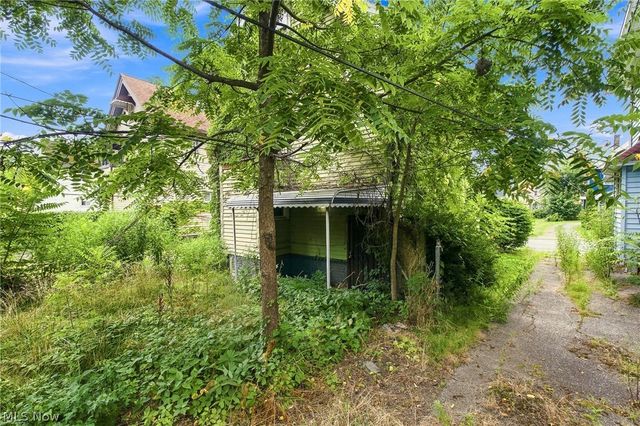 1261 E 135th Street, East Cleveland, OH 44112