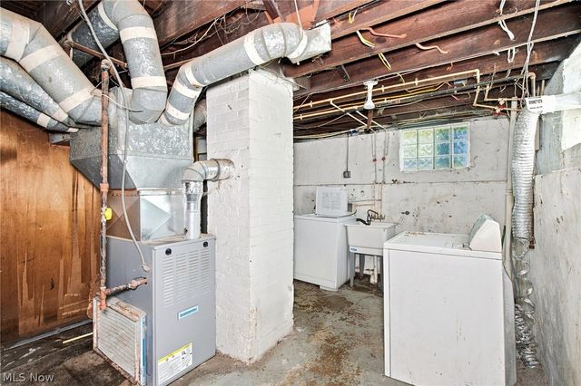 1261 E 135th Street, East Cleveland, OH 44112