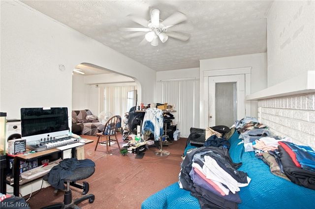 1261 E 135th Street, East Cleveland, OH 44112