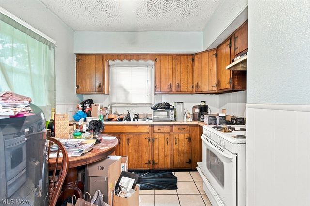 1261 E 135th Street, East Cleveland, OH 44112