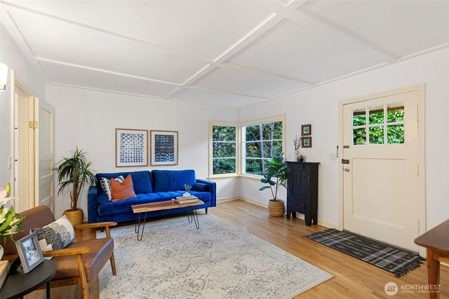 19024 15th Avenue NE, Shoreline, WA 98155