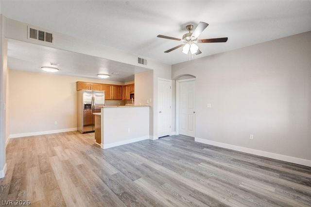 7701 Robindale 234, Las Vegas, NV 89113