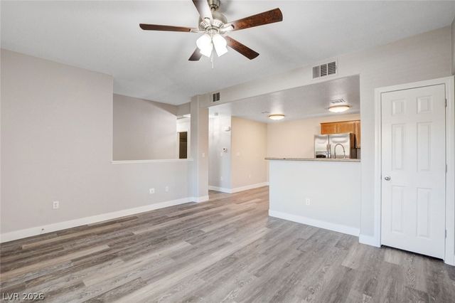 7701 Robindale 234, Las Vegas, NV 89113