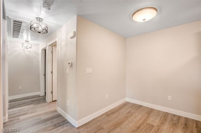 7701 Robindale 234, Las Vegas, NV 89113