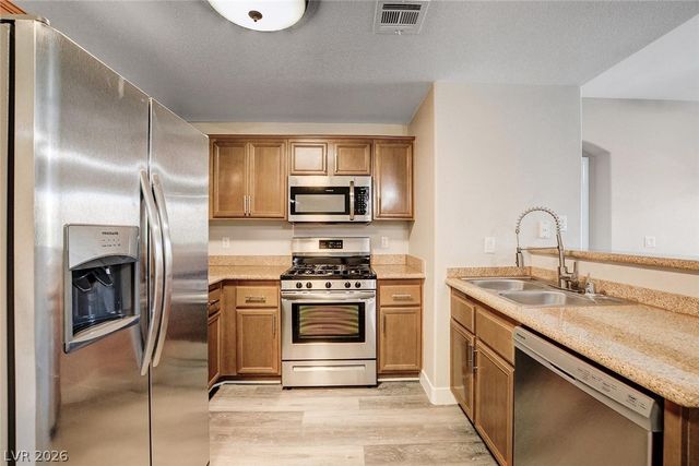 7701 Robindale 234, Las Vegas, NV 89113