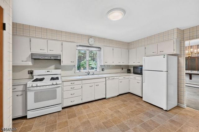 444 Vanderveer Rd, Bridgewater Twp., NJ 08807