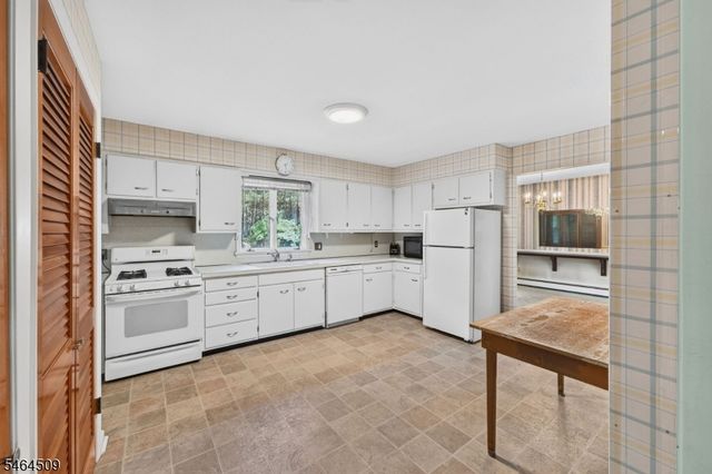 444 Vanderveer Rd, Bridgewater Twp., NJ 08807