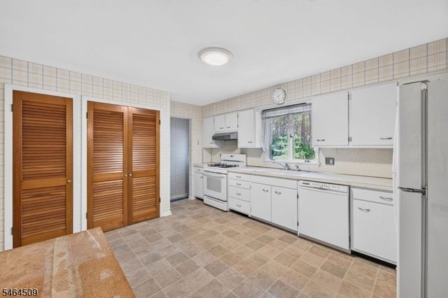 444 Vanderveer Rd, Bridgewater Twp., NJ 08807