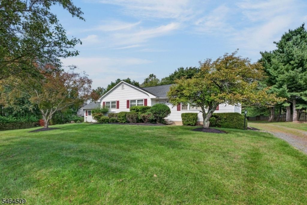 444 Vanderveer Rd, Bridgewater Twp., NJ 08807 — photo 2