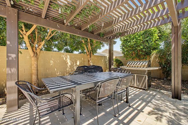 380 W Pelipa Drive, San Tan Valley, AZ 85140