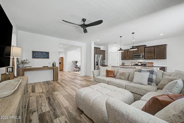 380 W Pelipa Drive, San Tan Valley, AZ 85140