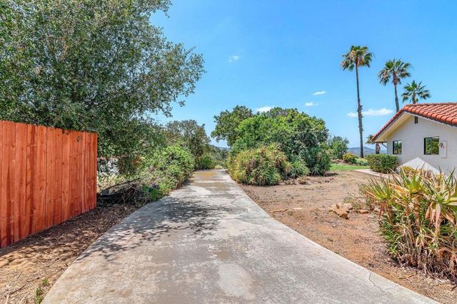 14043 Calle De Vista, Valley Center, CA 92082