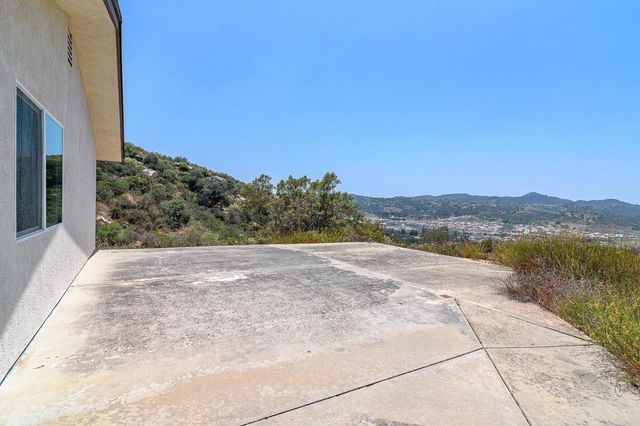 14043 Calle De Vista, Valley Center, CA 92082
