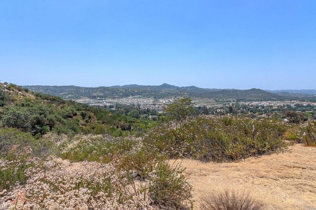 14043 Calle De Vista, Valley Center, CA 92082