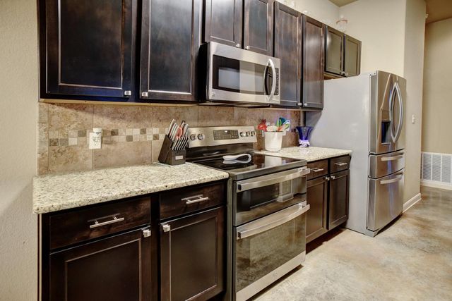 129 Haliimaile LN, Bastrop, TX 78602
