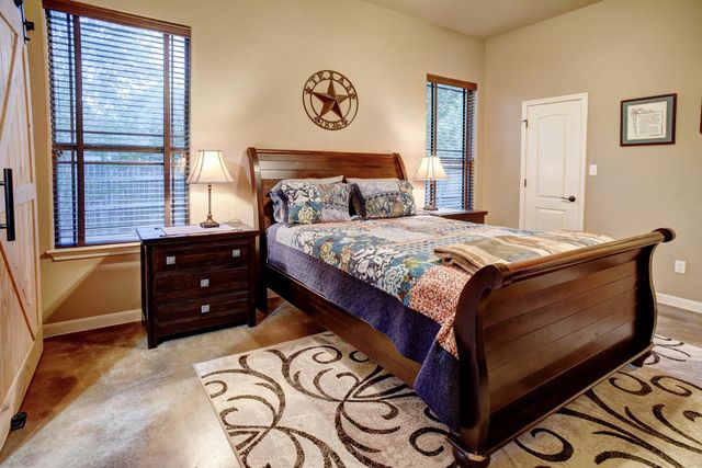 129 Haliimaile LN, Bastrop, TX 78602