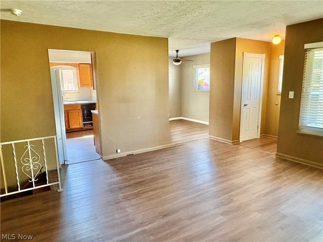 183 E Overlook Drive, Eastlake, OH 44095