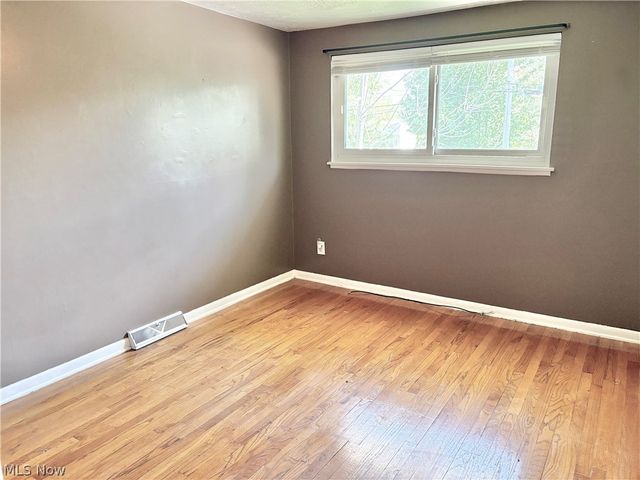 183 E Overlook Drive, Eastlake, OH 44095