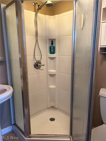 183 E Overlook Drive, Eastlake, OH 44095