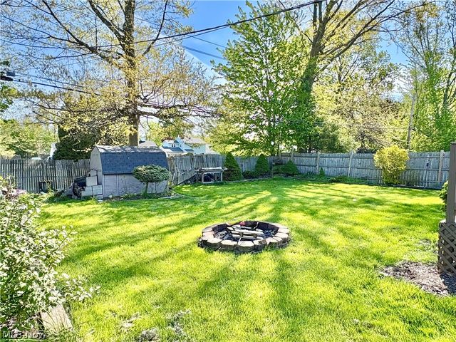183 E Overlook Drive, Eastlake, OH 44095