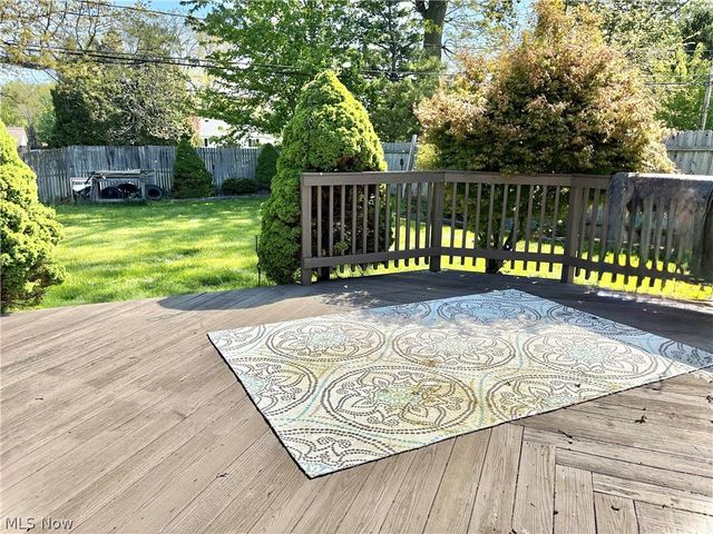 183 E Overlook Drive, Eastlake, OH 44095