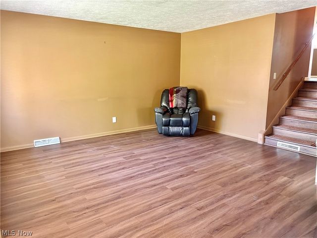 183 E Overlook Drive, Eastlake, OH 44095