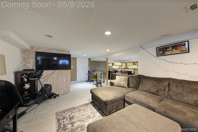 22804 Law Street, Dearborn, MI 48124
