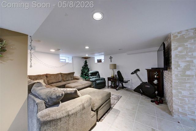 22804 Law Street, Dearborn, MI 48124