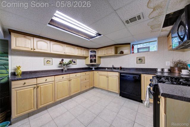 22804 Law Street, Dearborn, MI 48124