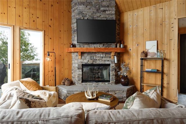 28975 Lassen, Lake Arrowhead, CA 92352