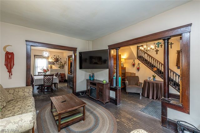 3858 W 16th Street, Cleveland, OH 44109