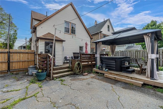3858 W 16th Street, Cleveland, OH 44109