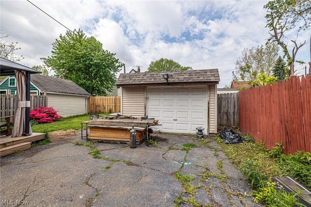 3858 W 16th Street, Cleveland, OH 44109