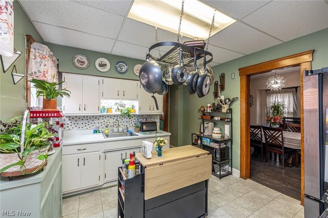 3858 W 16th Street, Cleveland, OH 44109