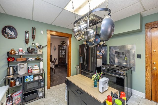3858 W 16th Street, Cleveland, OH 44109