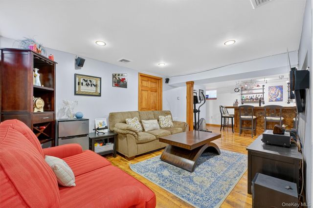 31 Reservoir Road, Wallkill, NY 12589