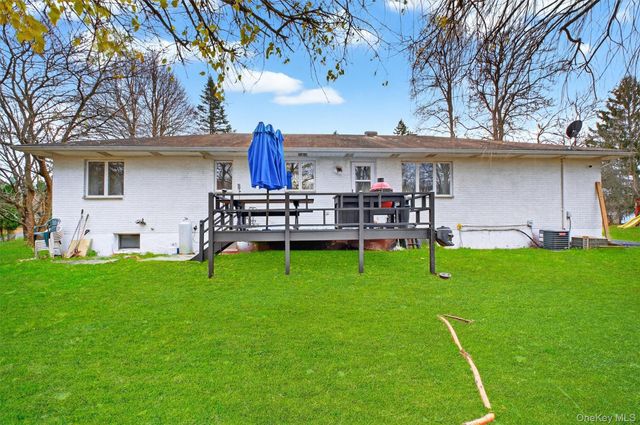 31 Reservoir Road, Wallkill, NY 12589