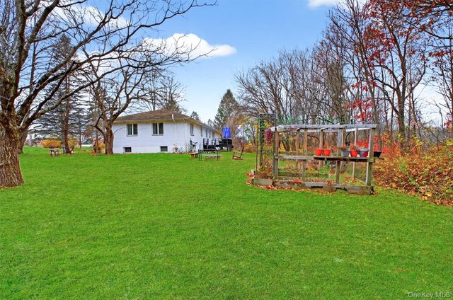 31 Reservoir Road, Wallkill, NY 12589