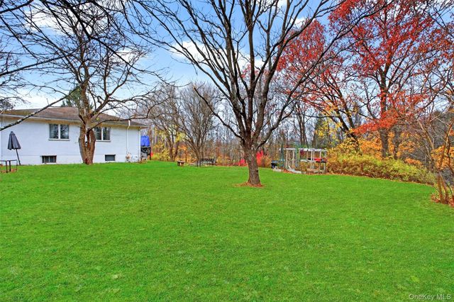31 Reservoir Road, Wallkill, NY 12589