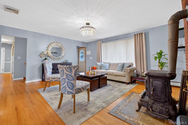 31 Reservoir Road, Wallkill, NY 12589