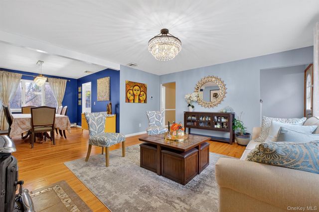 31 Reservoir Road, Wallkill, NY 12589