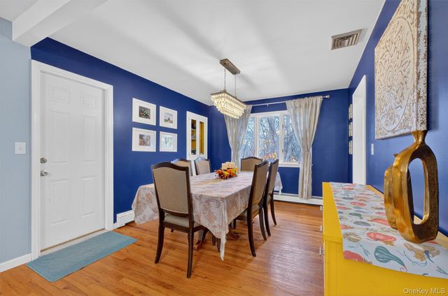 31 Reservoir Road, Wallkill, NY 12589